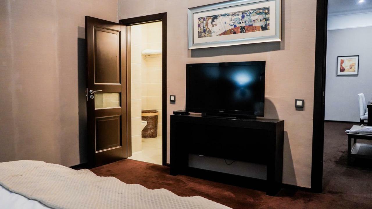 Jelsominohotel Αστάνα Εξωτερικό φωτογραφία