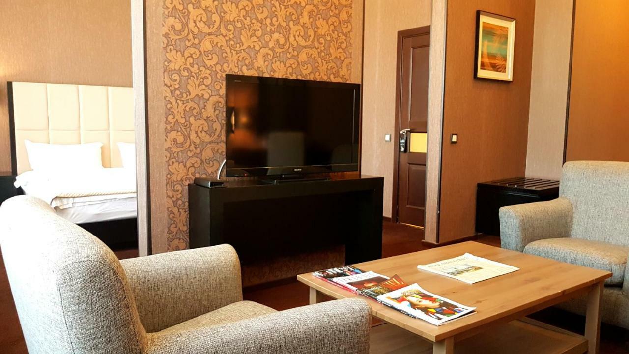 Jelsominohotel Αστάνα Εξωτερικό φωτογραφία